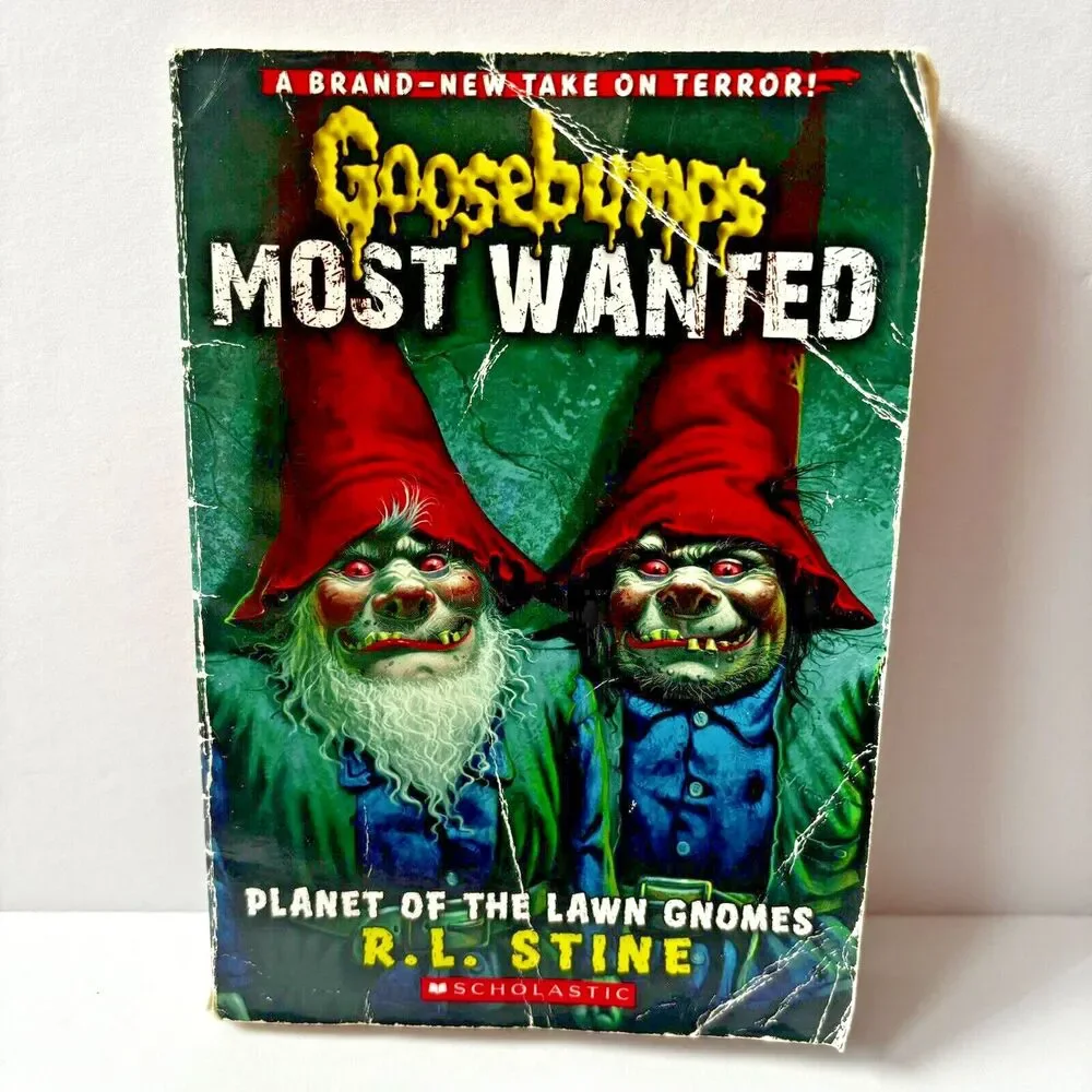 Goosebumps Book Most Wanted Planet of the Lawn Gnomes #1 R.L. Stine 2012